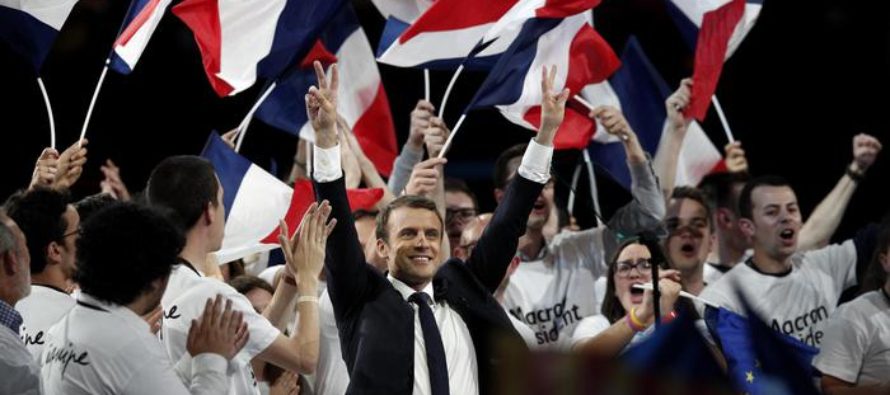 macron-890x395_c.jpg (890×395)